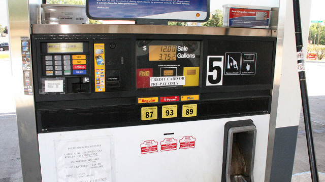 Gasoline prices fall