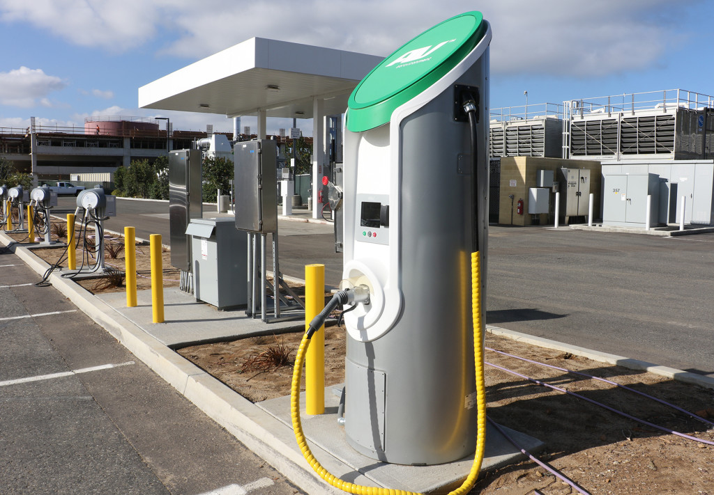 The DC fast charger in the foreground with the RWE chargers behind.