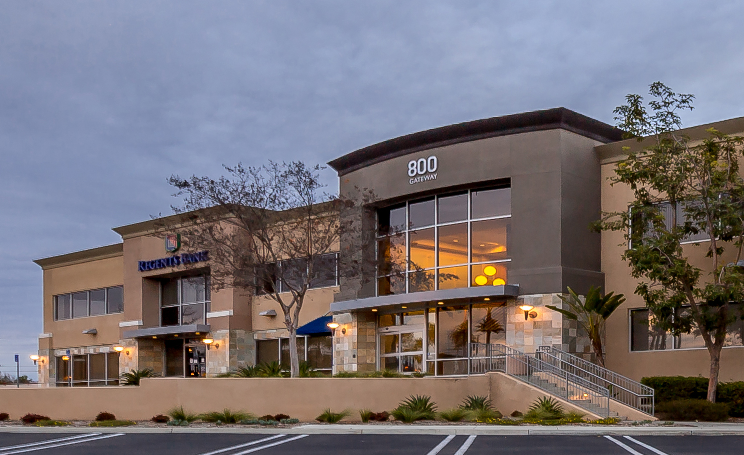 Building at 800 W. Valley Parkway, Escondido