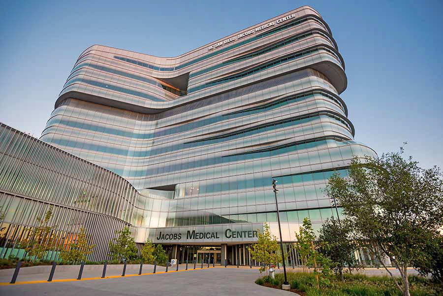 Gary and Mary West provided a gift to create a senior emergency care unit within the Jacobs Medical Center (Photo by Erik Jepsen/UC San Diego Publications)