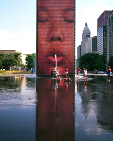 Jaume Plensa’s iconic gathering place in Chicago’s Millennium Park, Crown Fountain features two towers displaying the diverse faces of one thousand Chicagoans. (Photo: Kenneth Tanaka) 