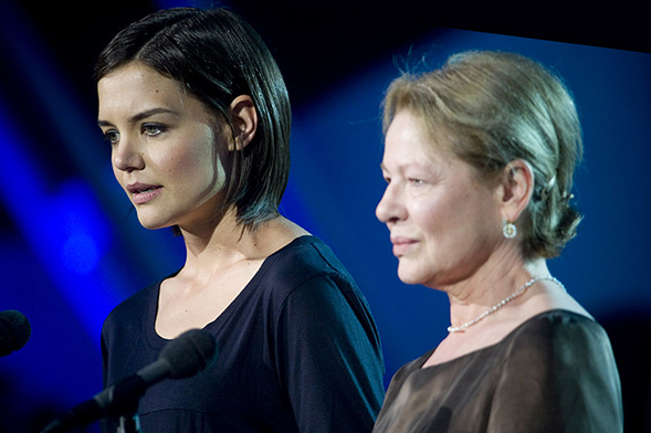Actresses Katie Holmes (left) and Dianne Wiest at the National Memorial Day Concert in Washington, D.C. (Photo courtesy of SDSU)