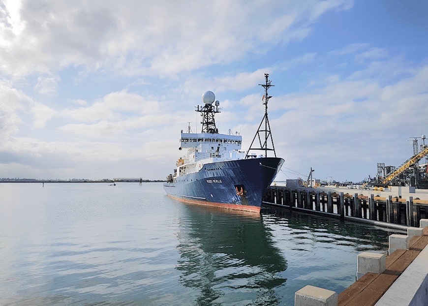 RV Roger Revelle (Photo by Brandi Bangle)