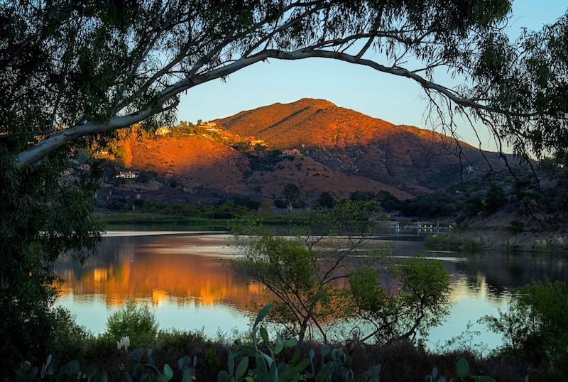 Bernardo Mountain (Aaron Chang - aaronchang.com)