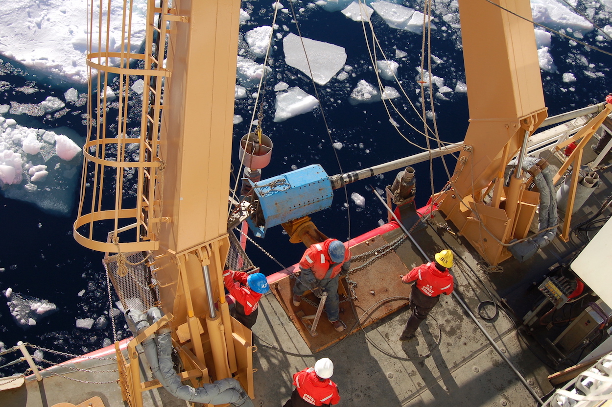 Researchers gather sediment cores from Beaufort Sea during 2013 fieldwork. (Photo: Lloyd Keigwin/WHOI)