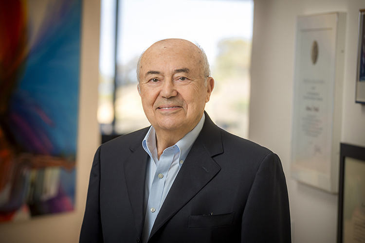 Andrew J. Viterbi’s philanthropic gift will support opthalmology at UC San Diego (Photo by Erik Jepsen, UC San Diego Publications)