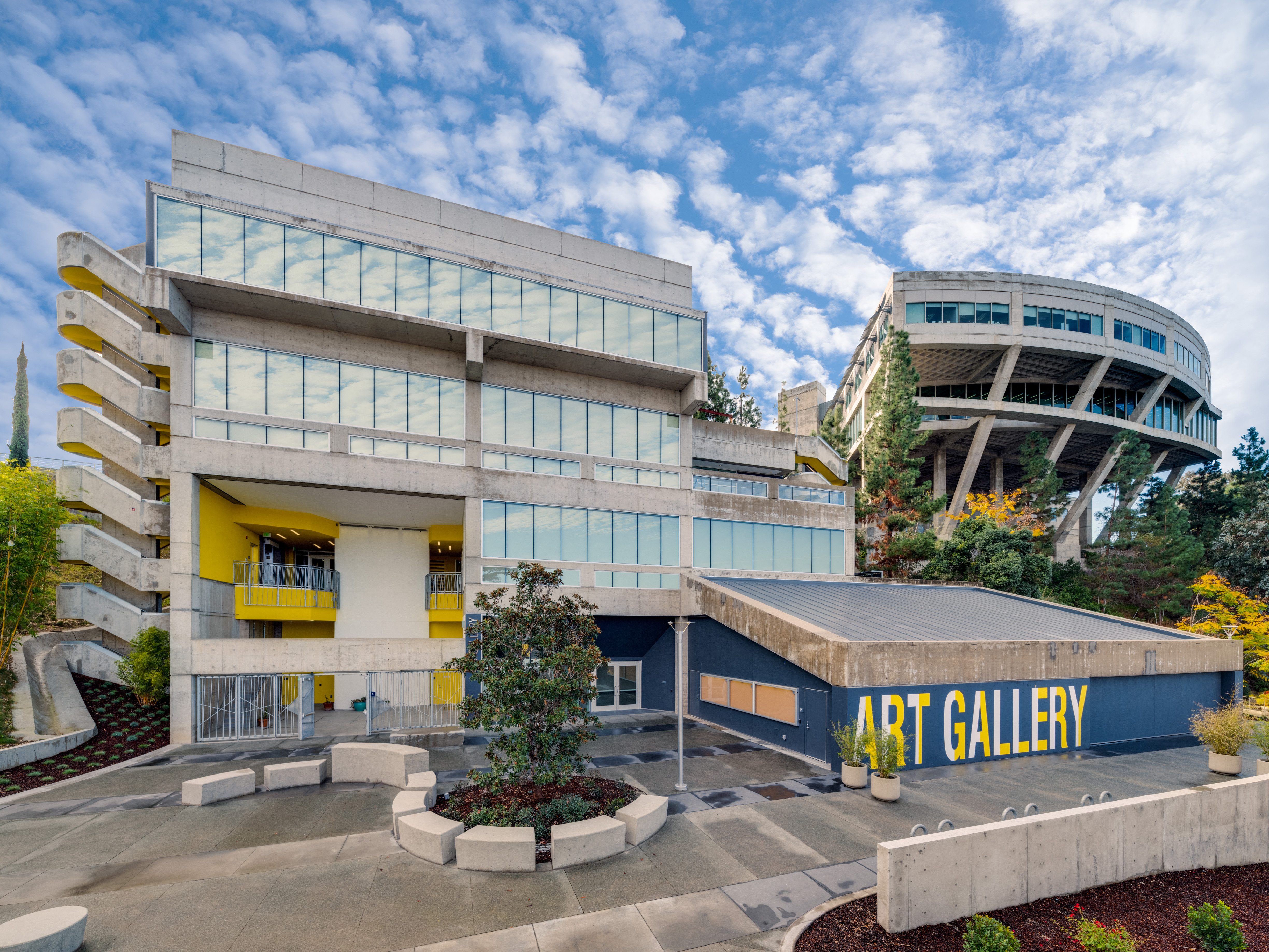 The new integrated building provides a hub for the college’s photography, digital graphics, drawing, painting, ceramics and sculpting classes and studios. (Photo courtesy of C.W. Driver Companies)