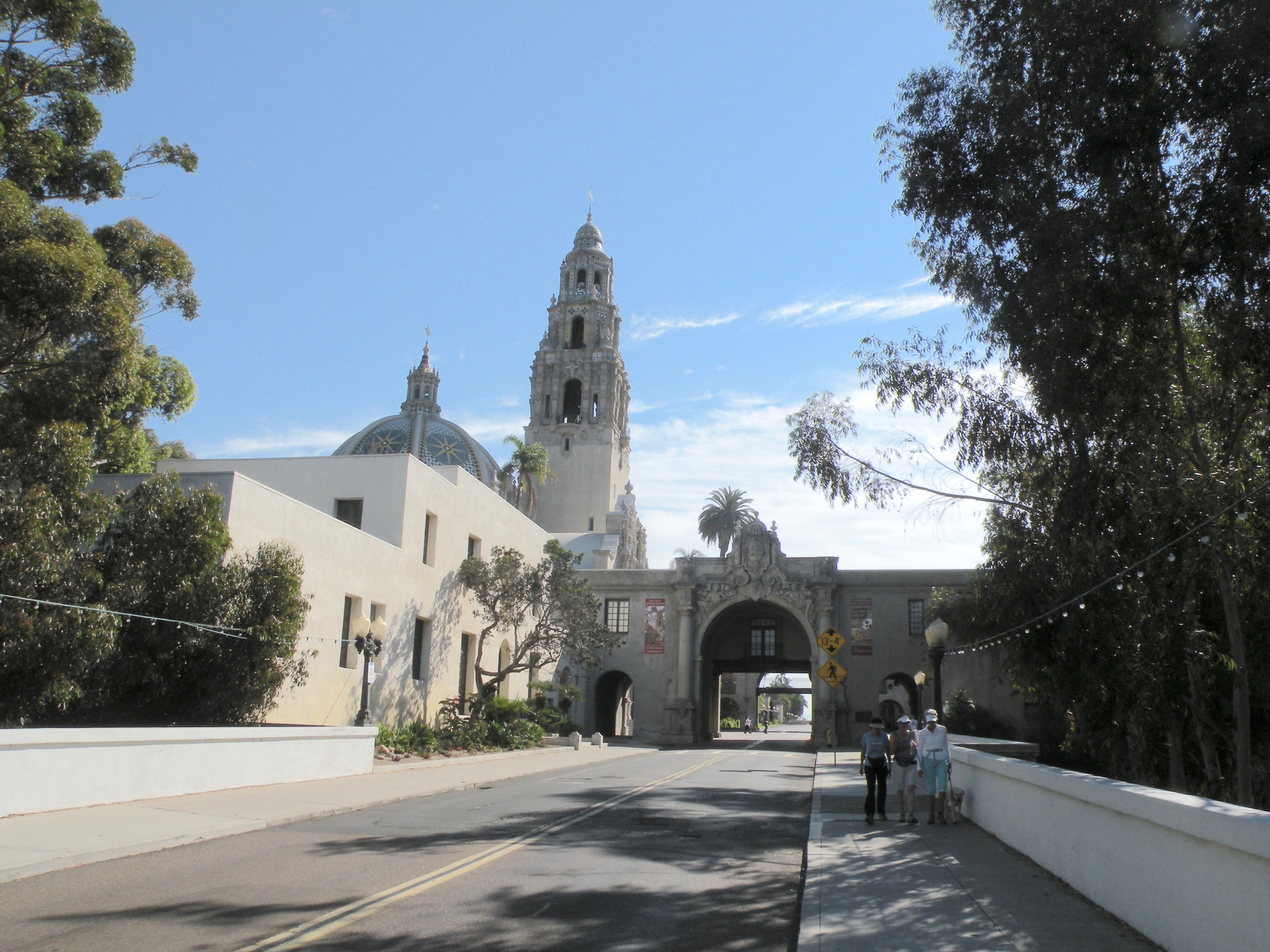 Entrance to Balboa Park from the Cabrillo Bridge