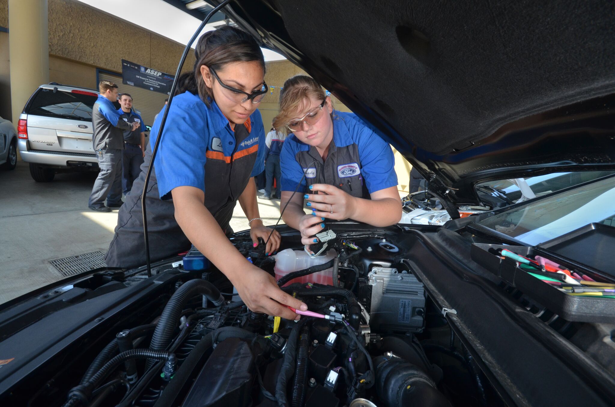 Cuyamaca College automotive students. (Courtesy Grossmont Community College District)