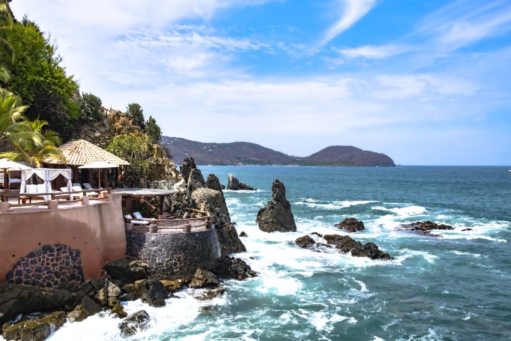 Waves crash below the sundeck at La Casa Que Canta.