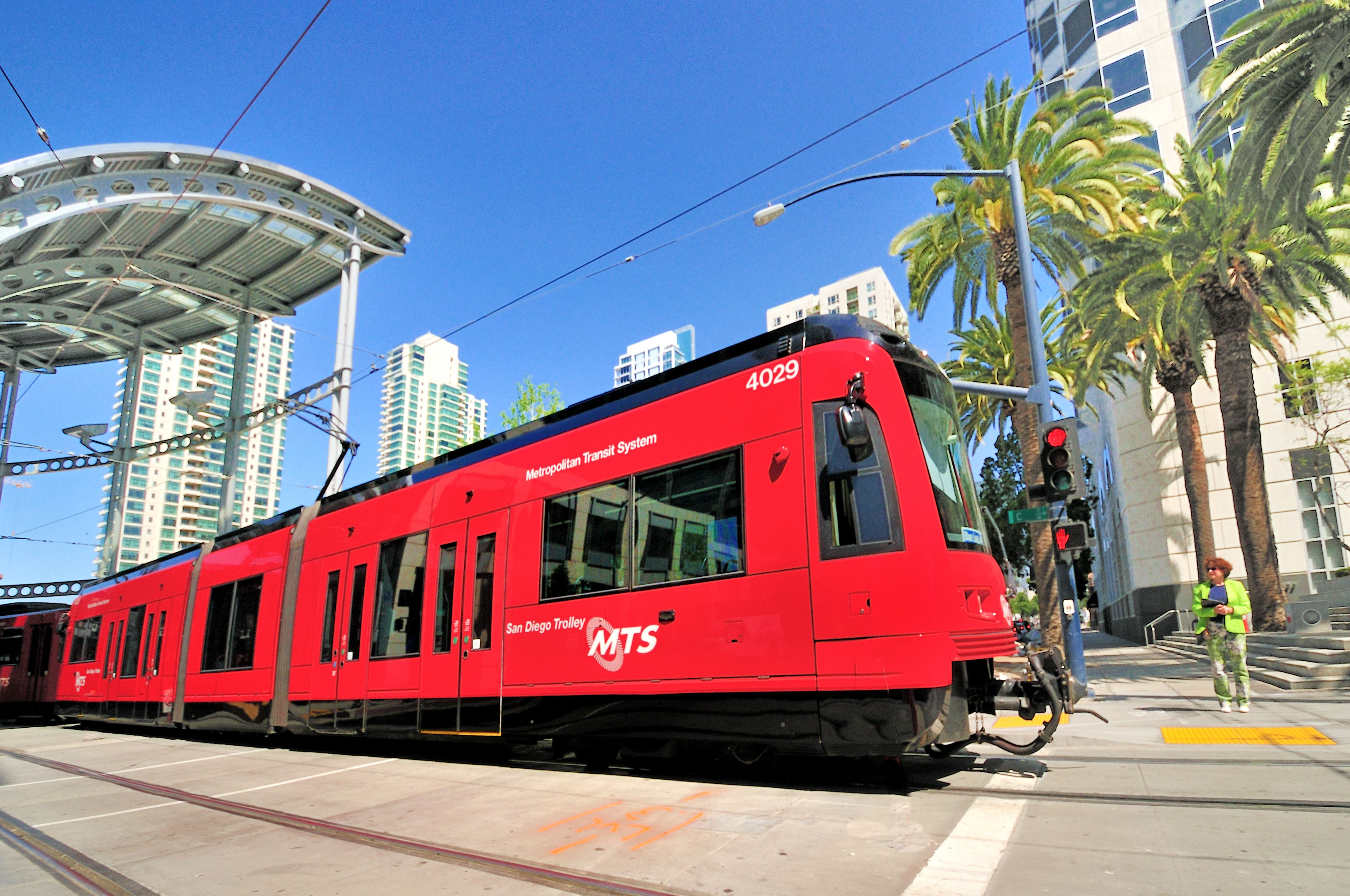 Trolley at American Plaza Downtown. The Trolley, operated by the San Diego Metropolitan Transit System, began service on July 26, 1981. (Photo: MTS)