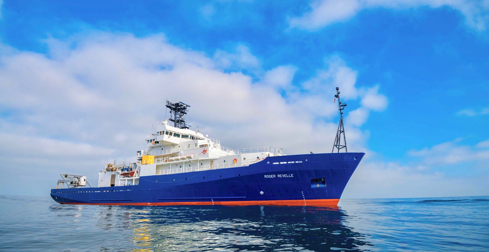 Research Vessel Roger Revelle off La Jolla, July 7. (Photo: Erik Jepsen, UC San Diego Publications)