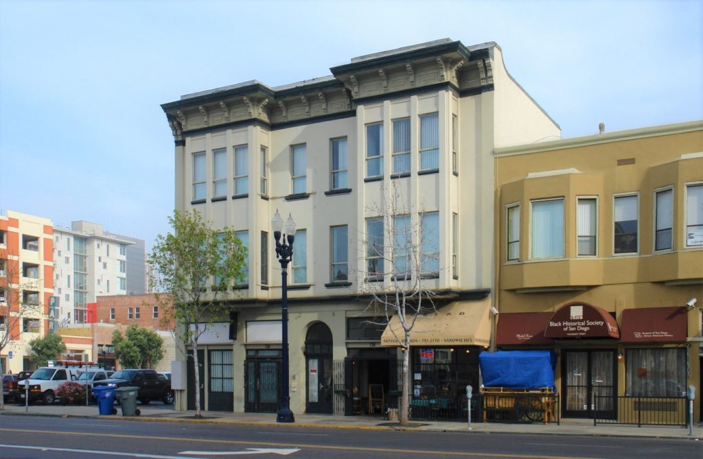 xThe building is located at 728 Market St.
